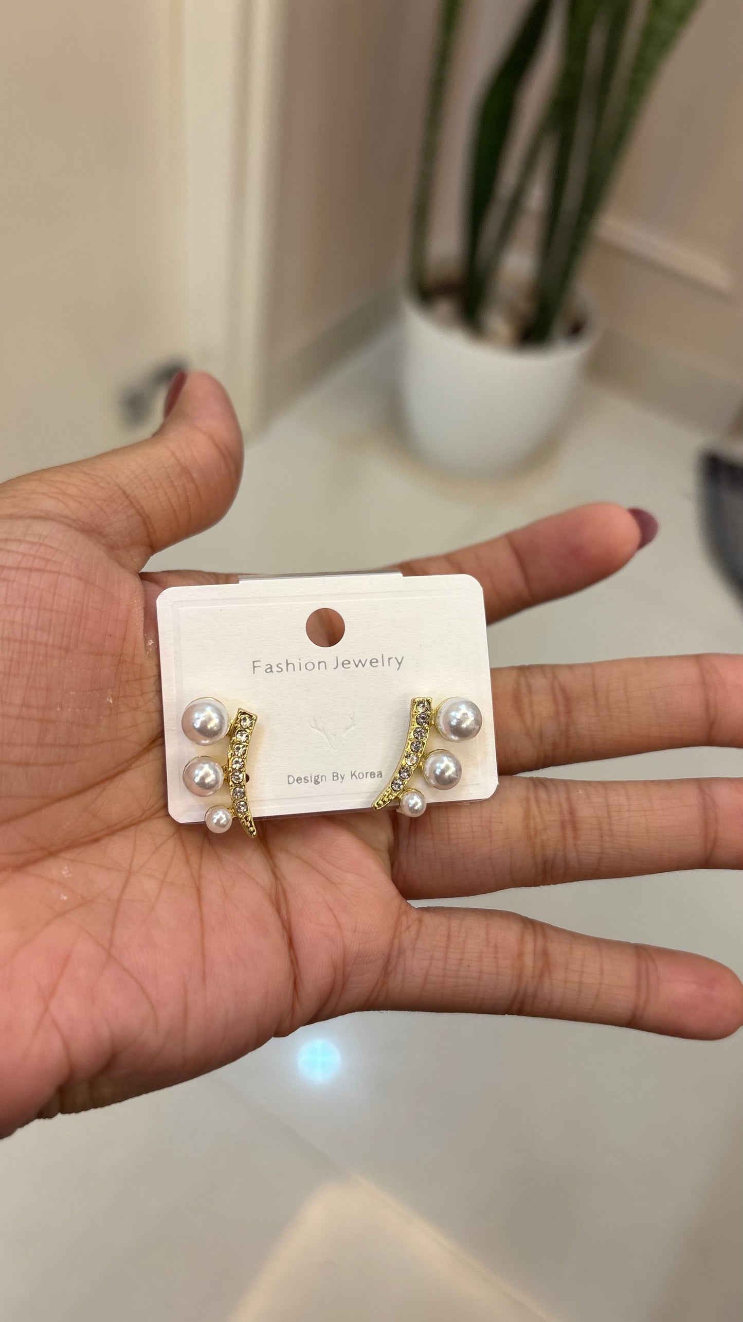 Pearl bluetooth earrings