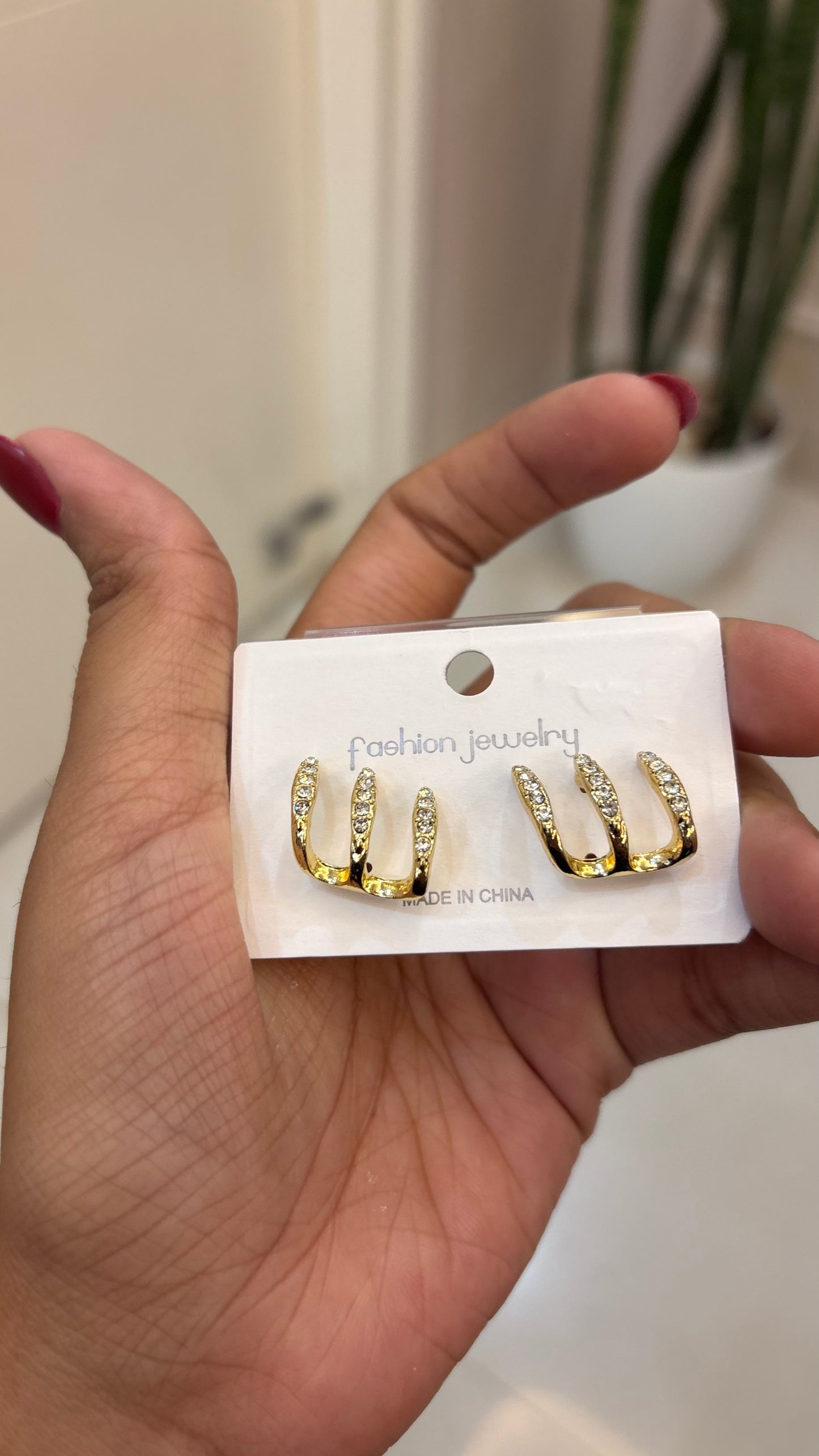 Korean Golden illusion earcuff