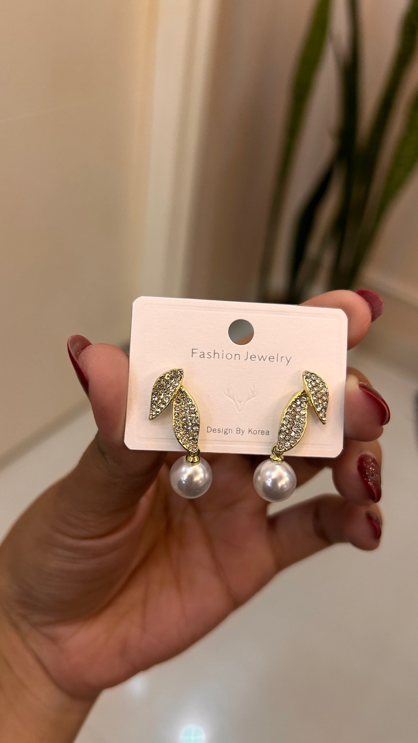 Leaf earrings with drop