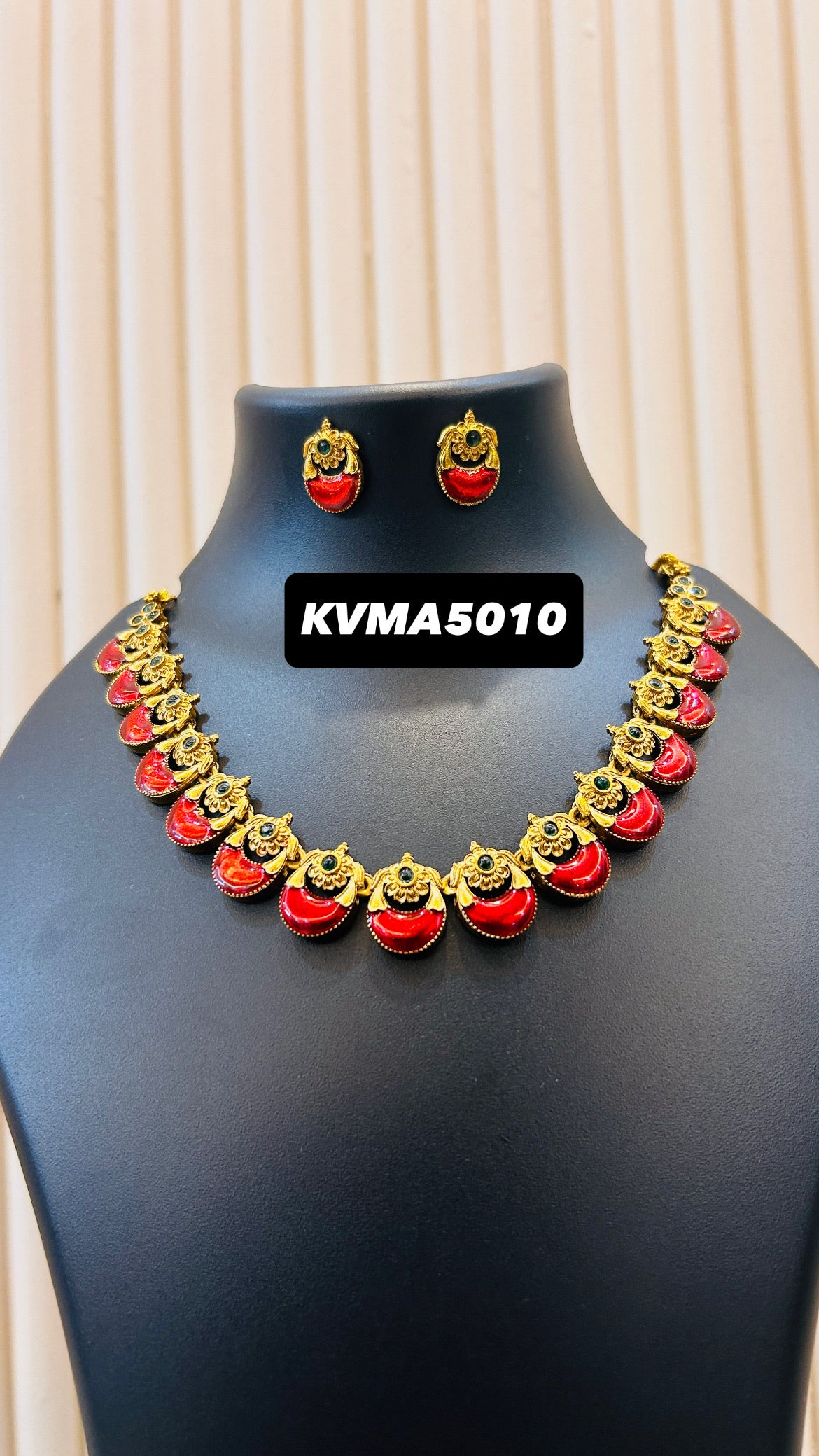 Enamel palakka necklace