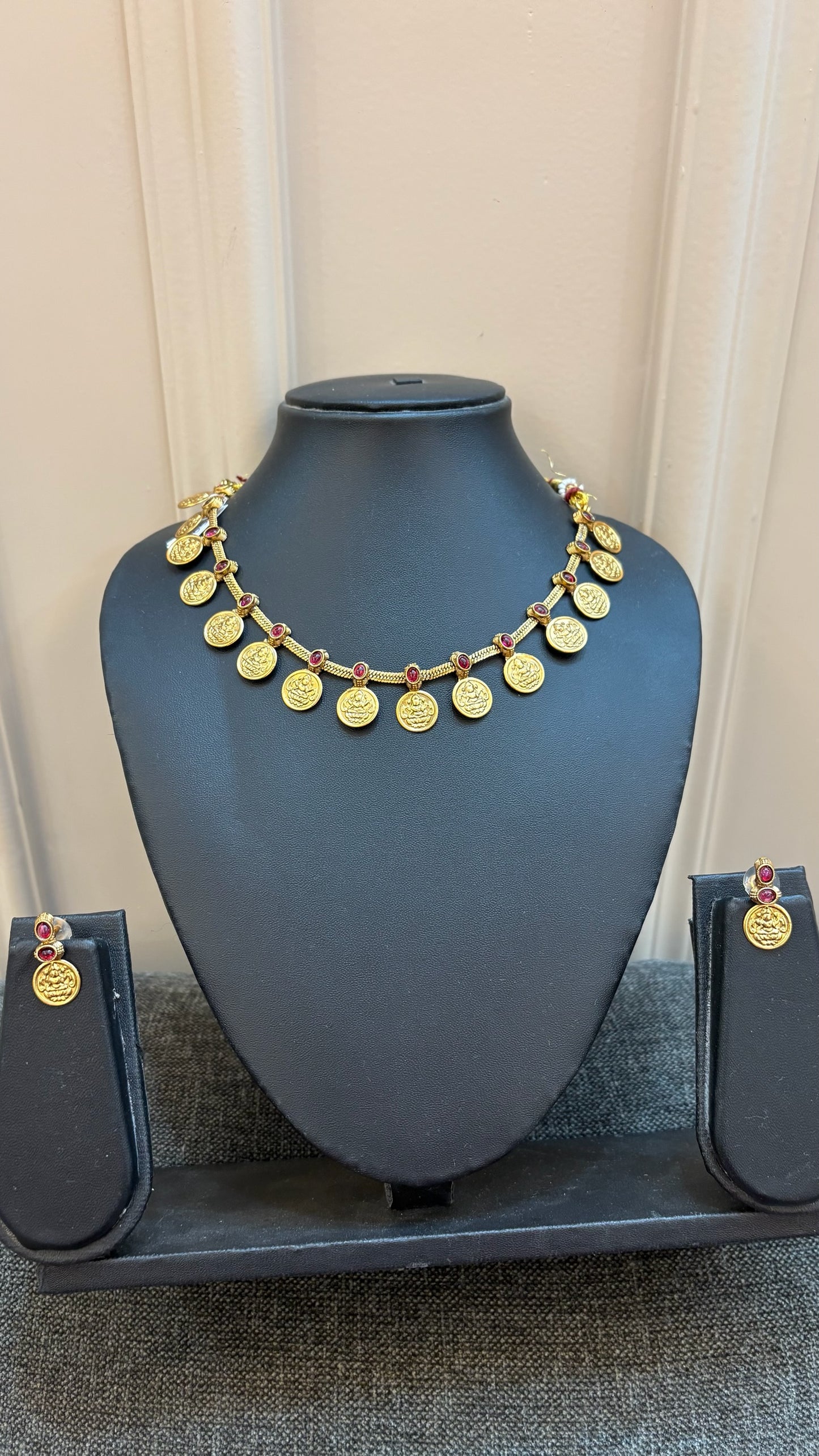 Stone coin necklace