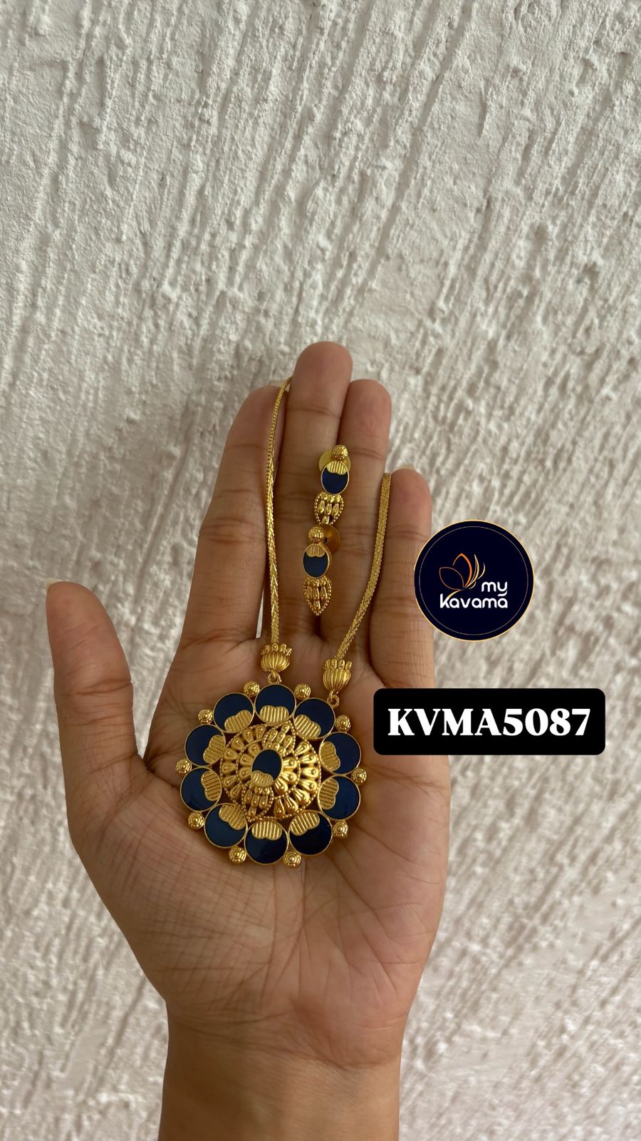 Sunflower Design Necklace