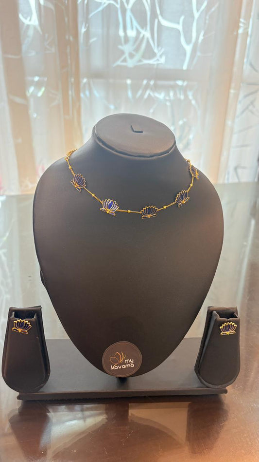 Lotus kids necklace (small)