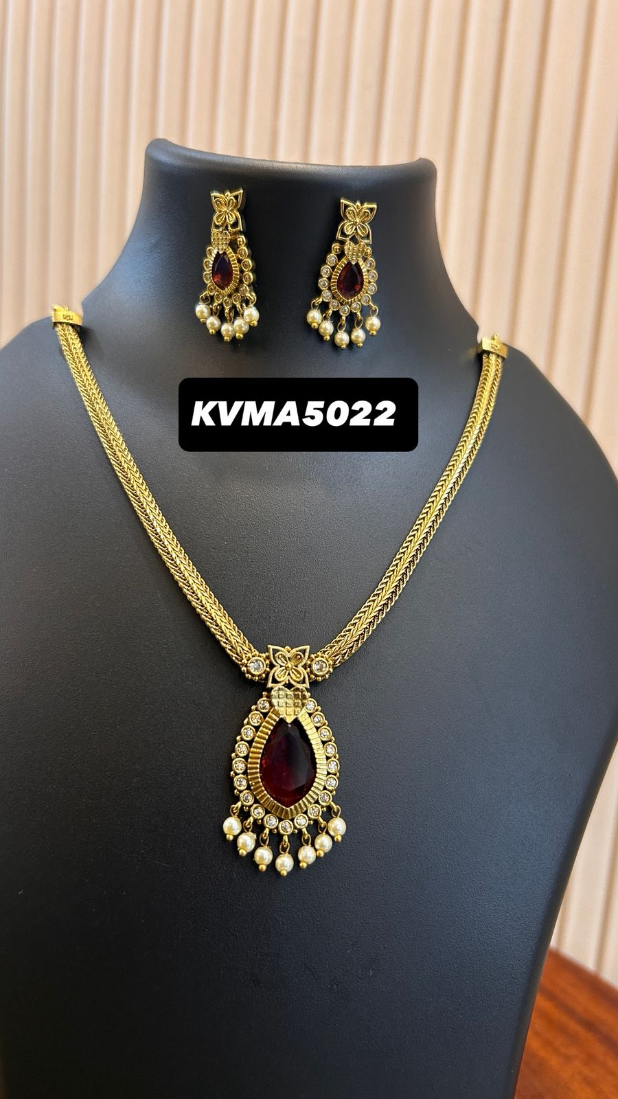 Premium Nagapadam necklace with stones