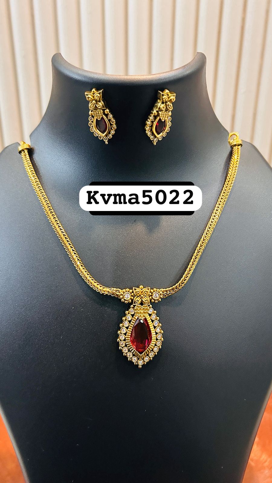 Premium Nagapadam necklace with stones