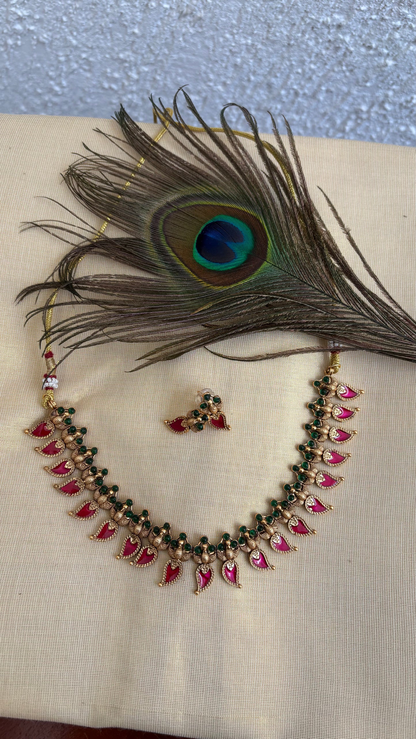 Elegant peacock palakka