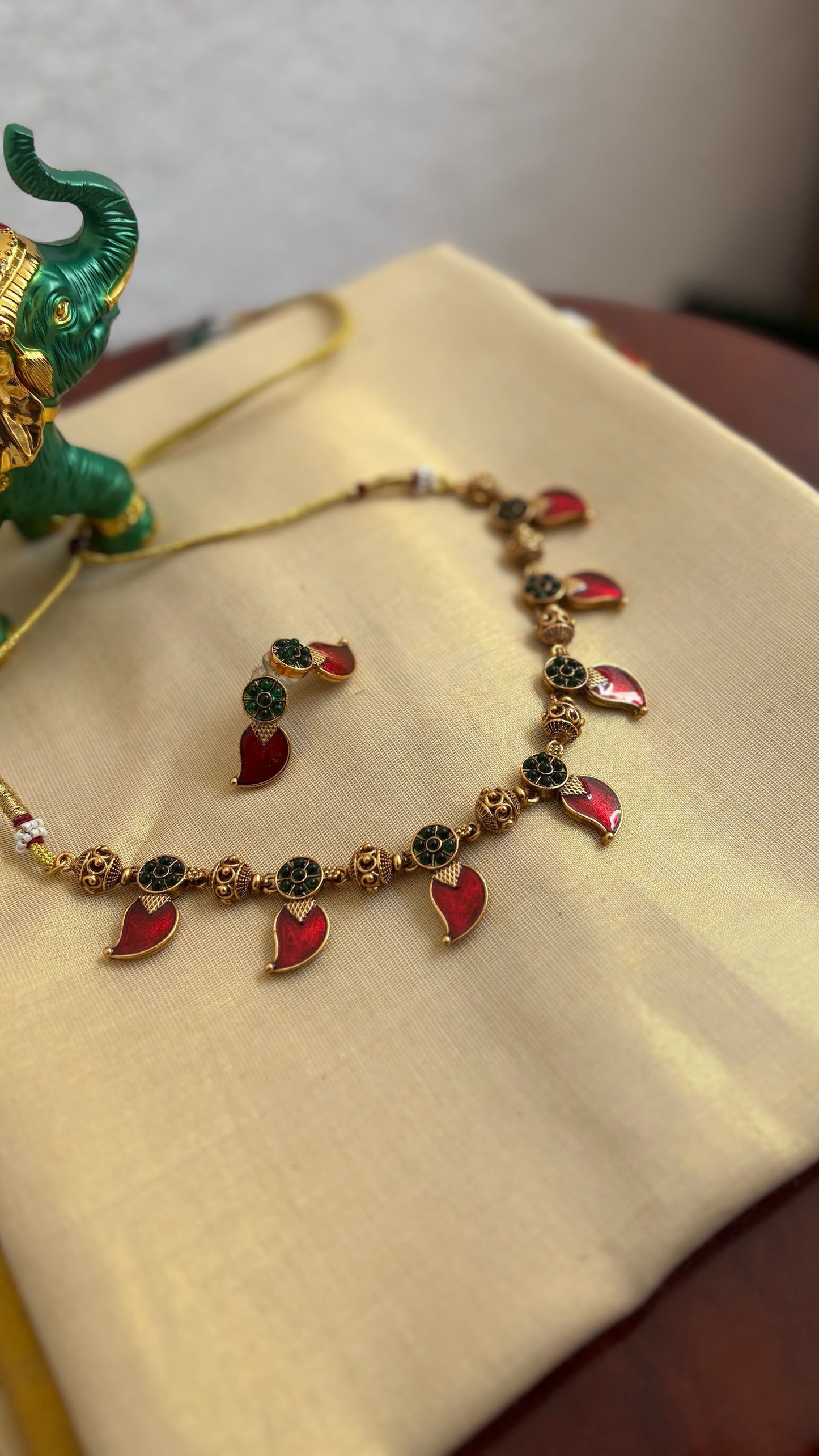 Royal Manga necklace