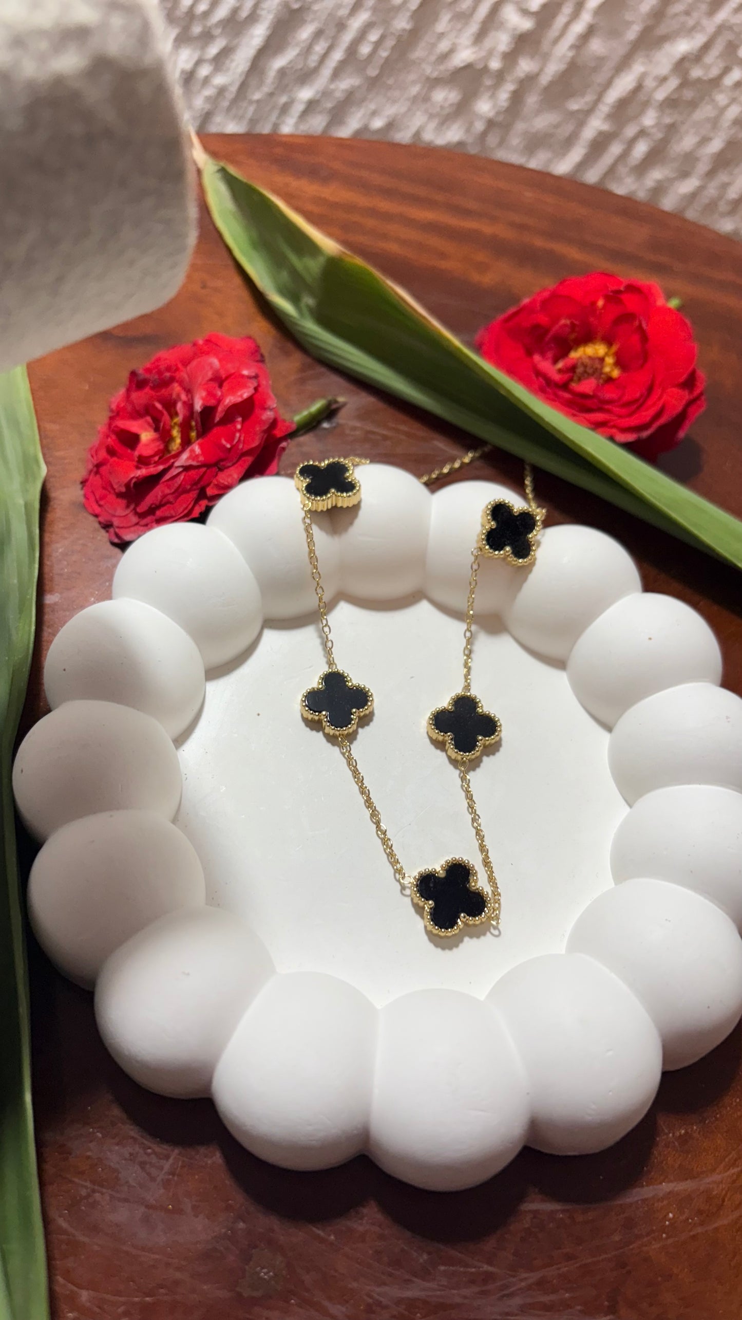 Golden 5 clover ss necklace