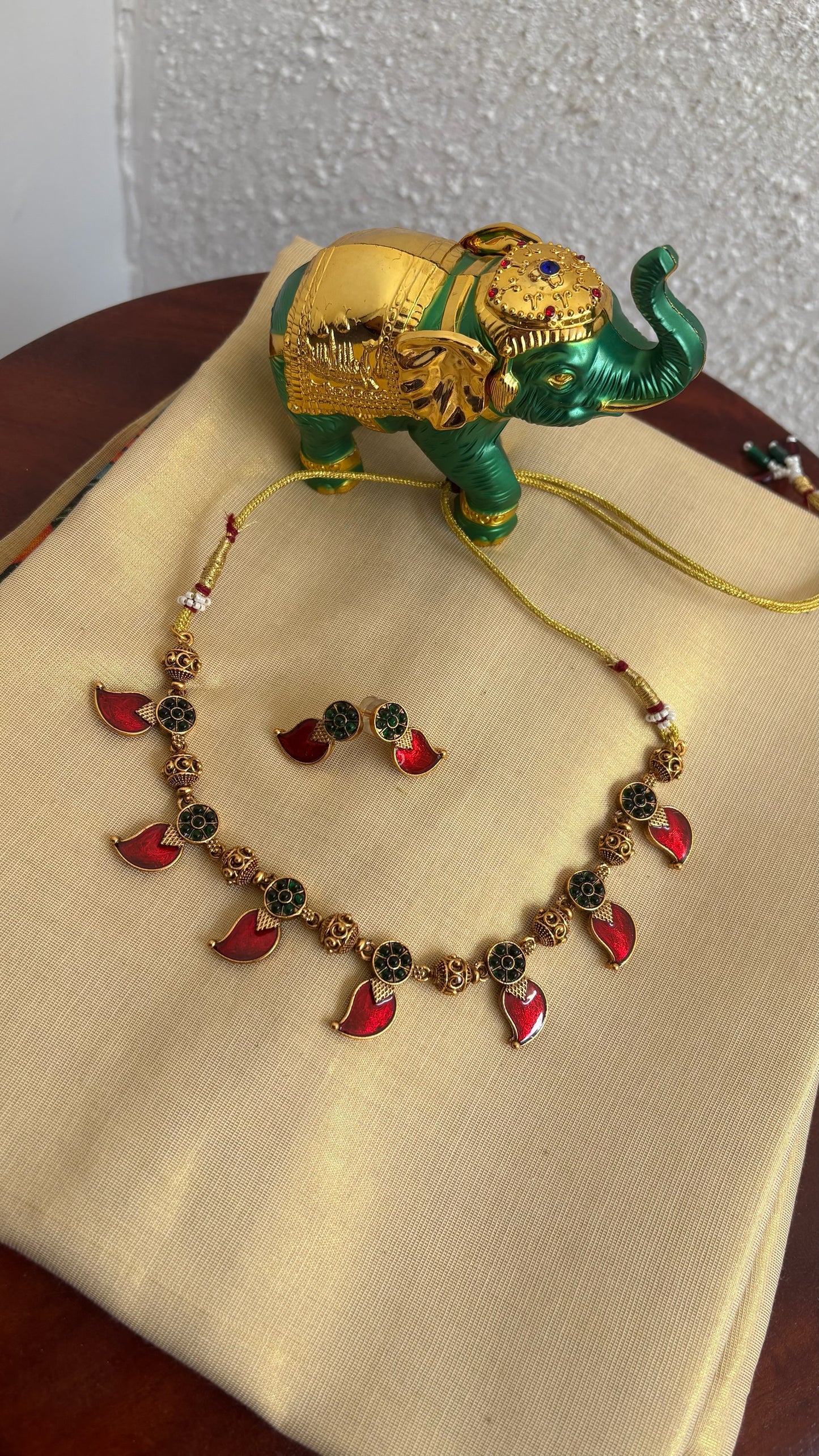 Royal Manga necklace