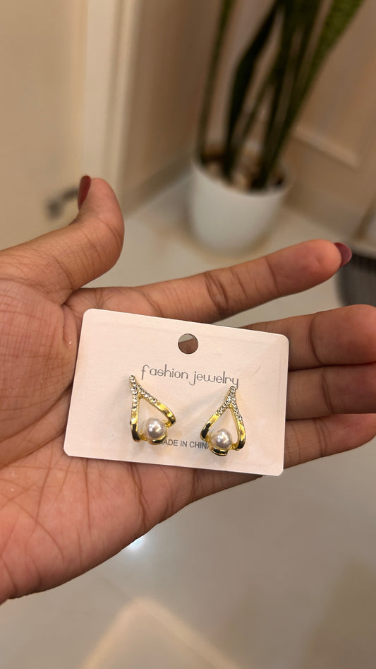 Korean pearl drop classy earrings
