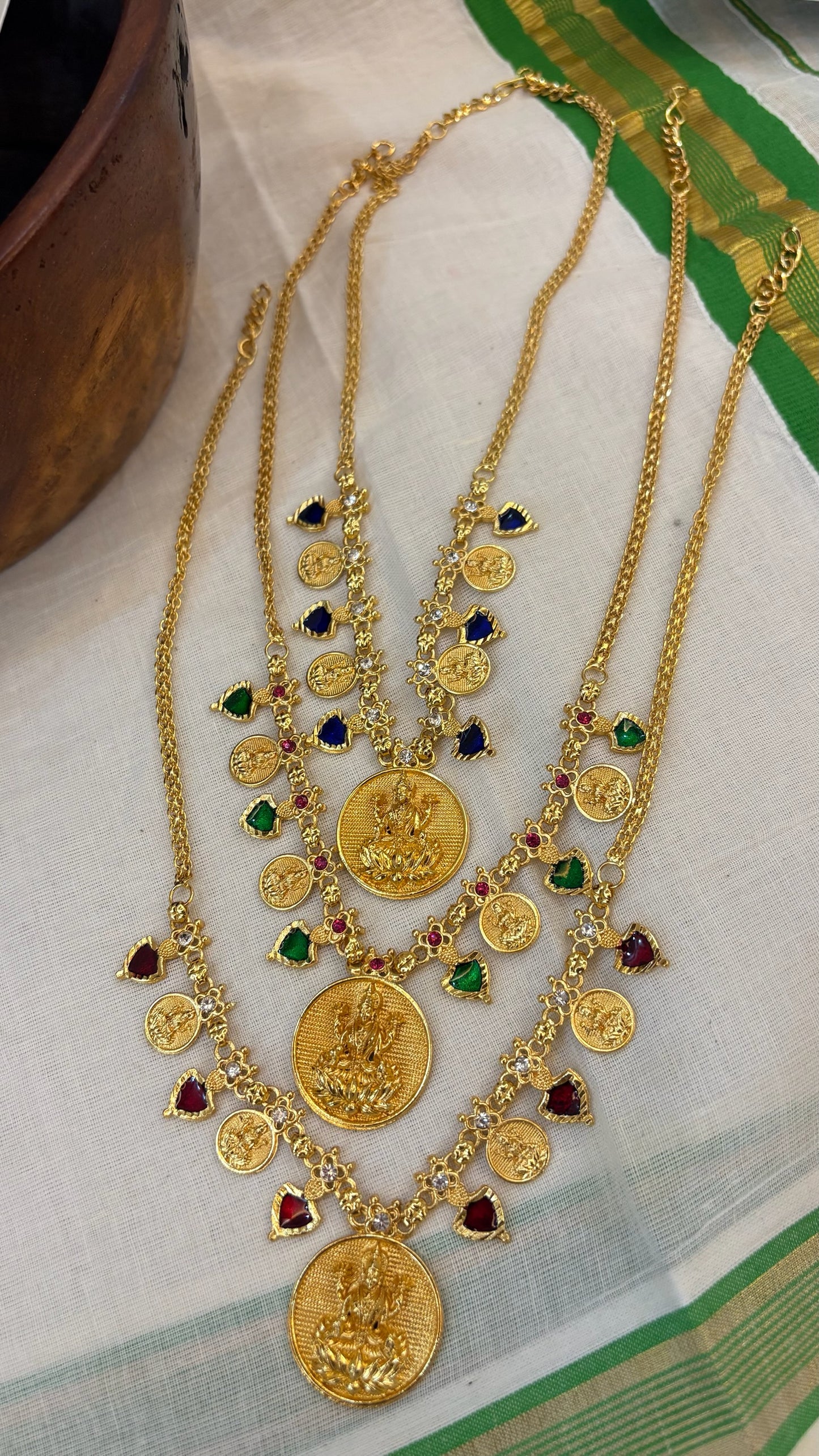 Palakka gold replica with coin