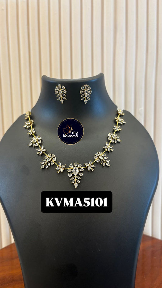 AD Flower Stone Necklace