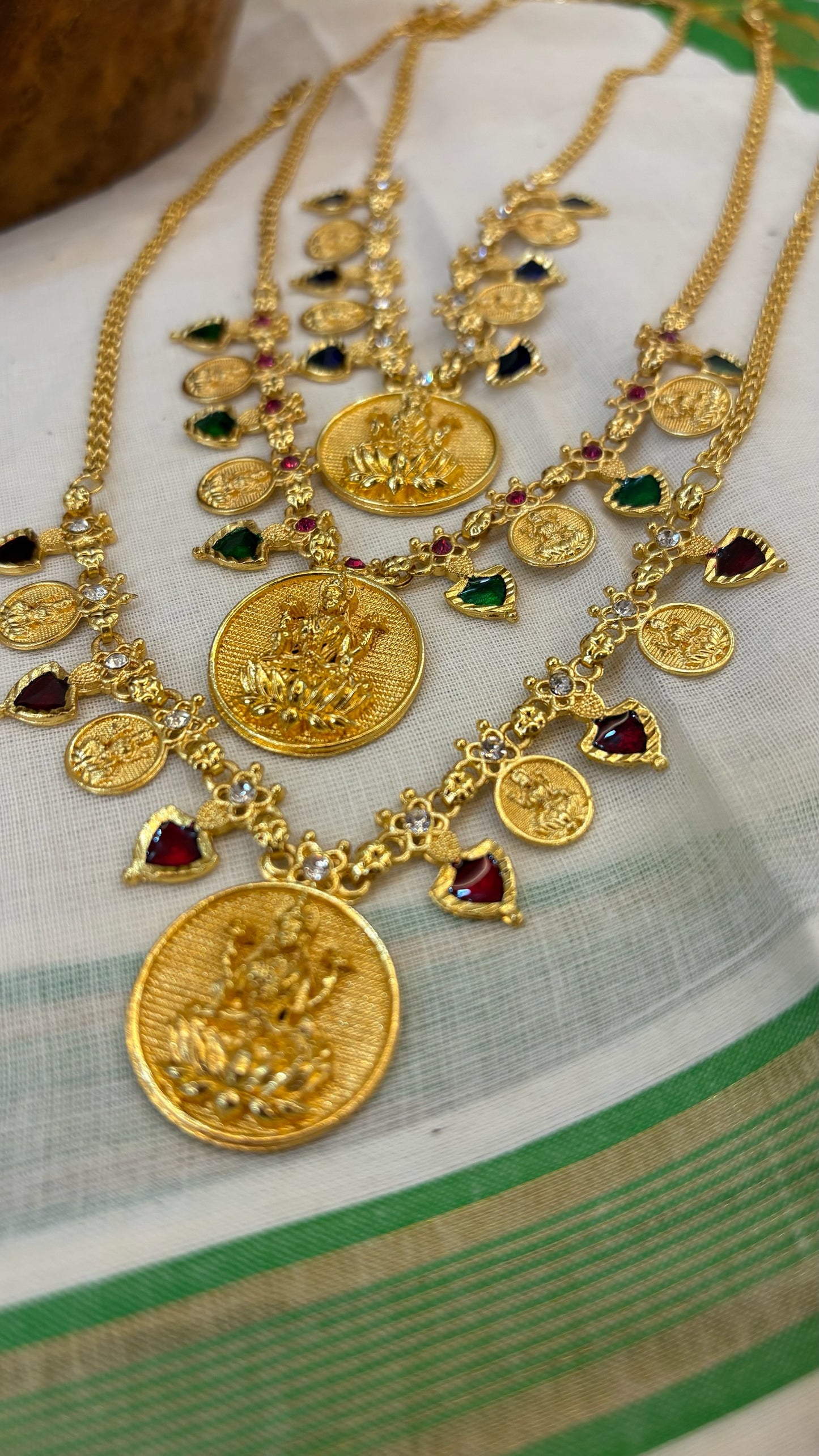 Palakka gold replica with coin