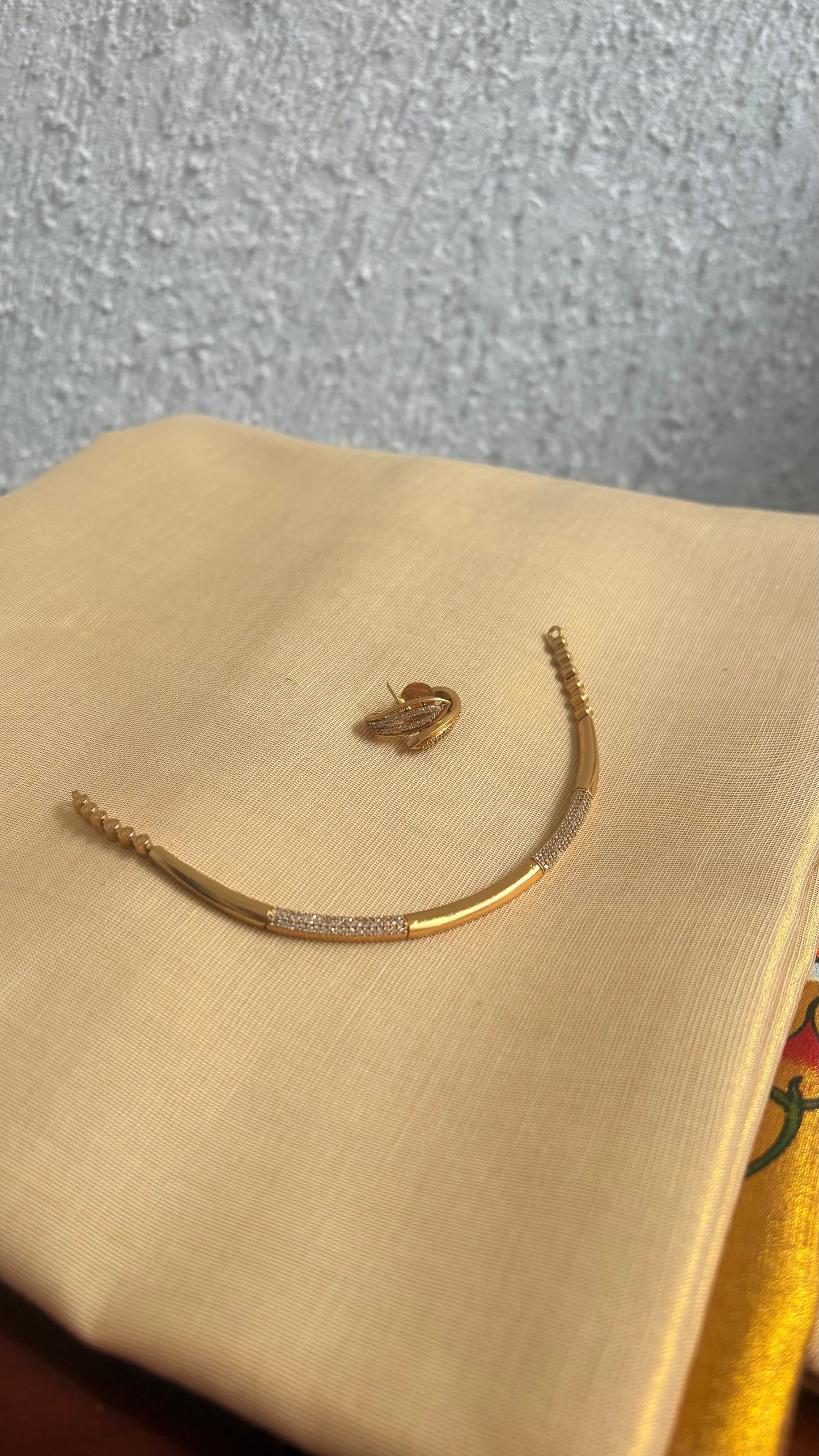 Ad stone necklace gold replica