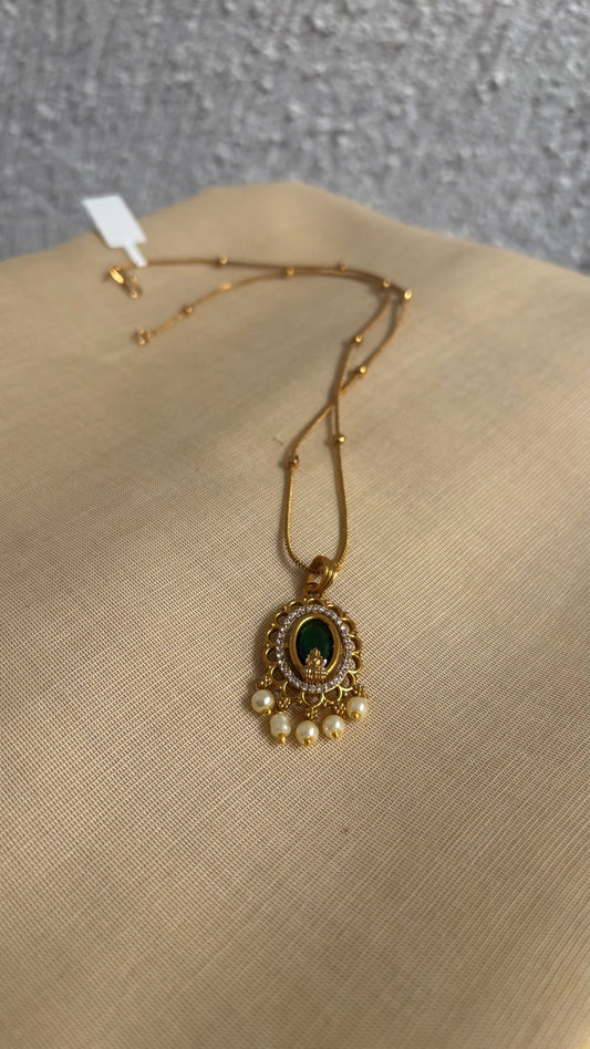 Lakshmi necklace with pearl beads