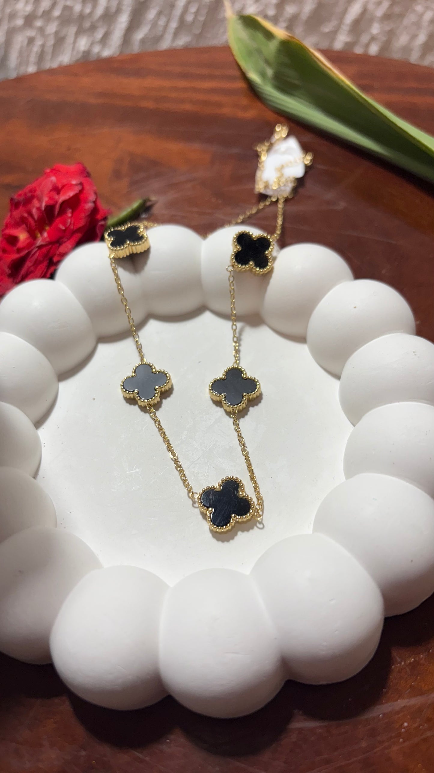 Golden 5 clover ss necklace