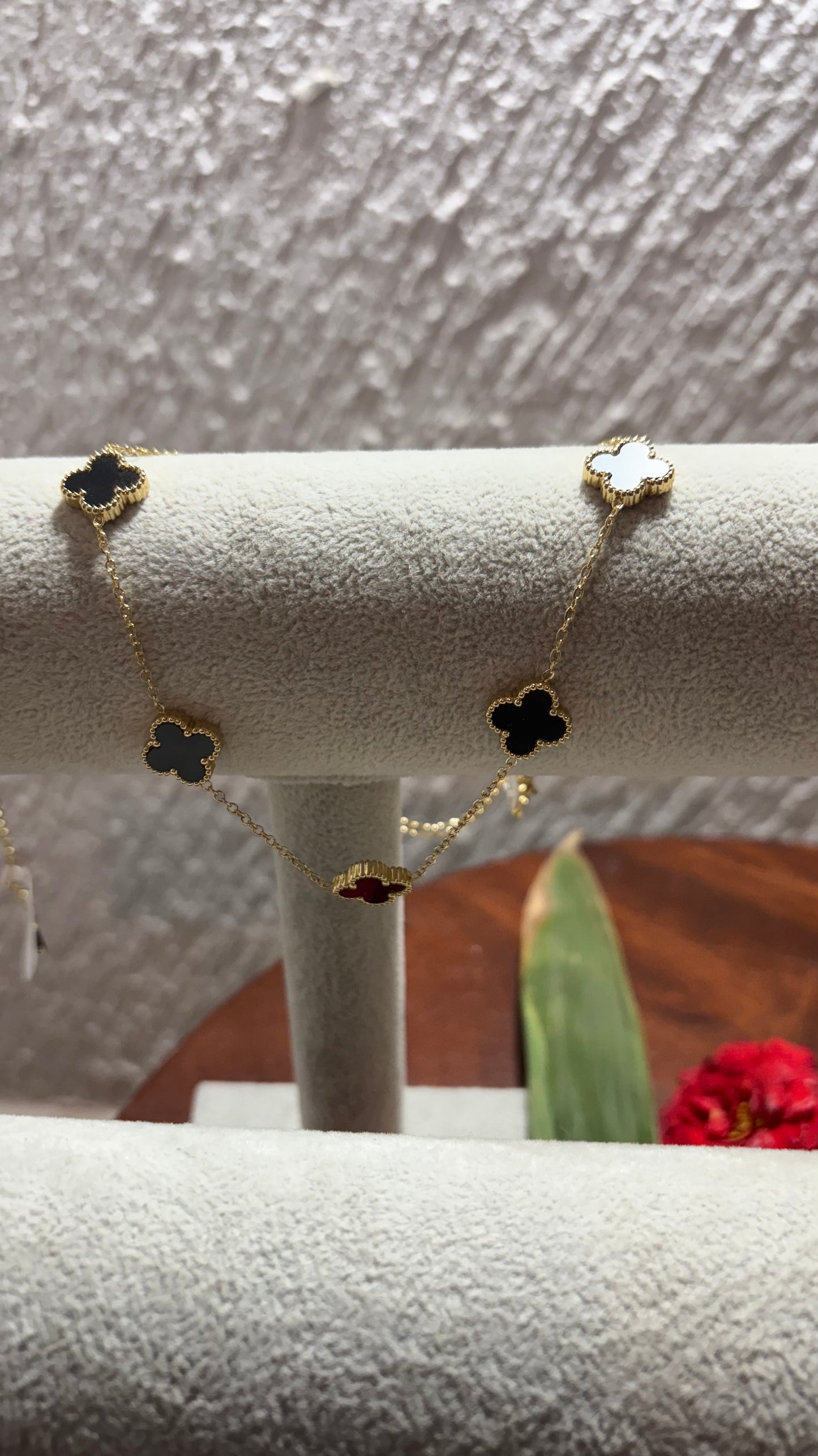 Golden 5 clover ss necklace