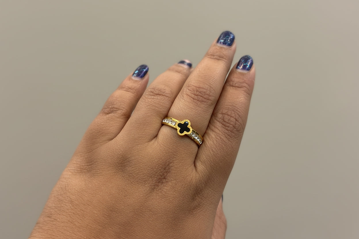 Anti Tarnish Clover Ring With Stone