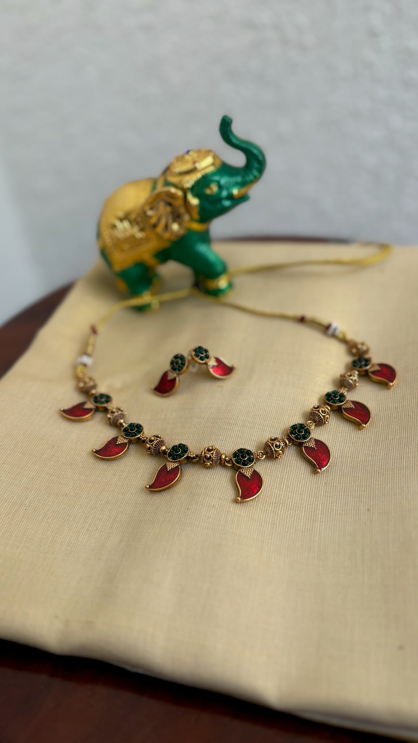 Royal Manga necklace