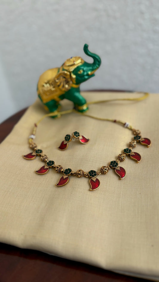 Royal Manga necklace