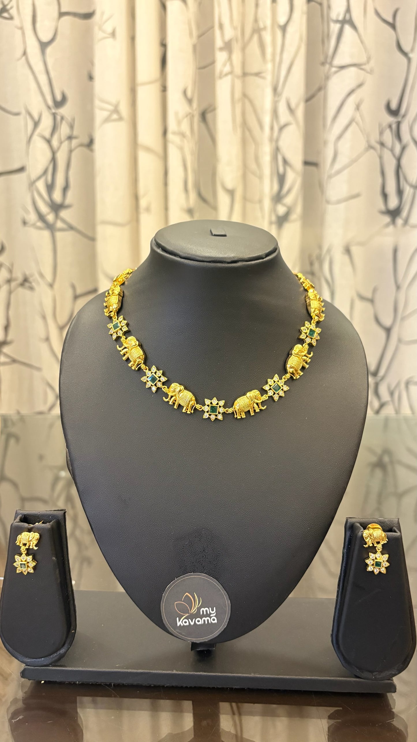 Elephant AD stone necklace