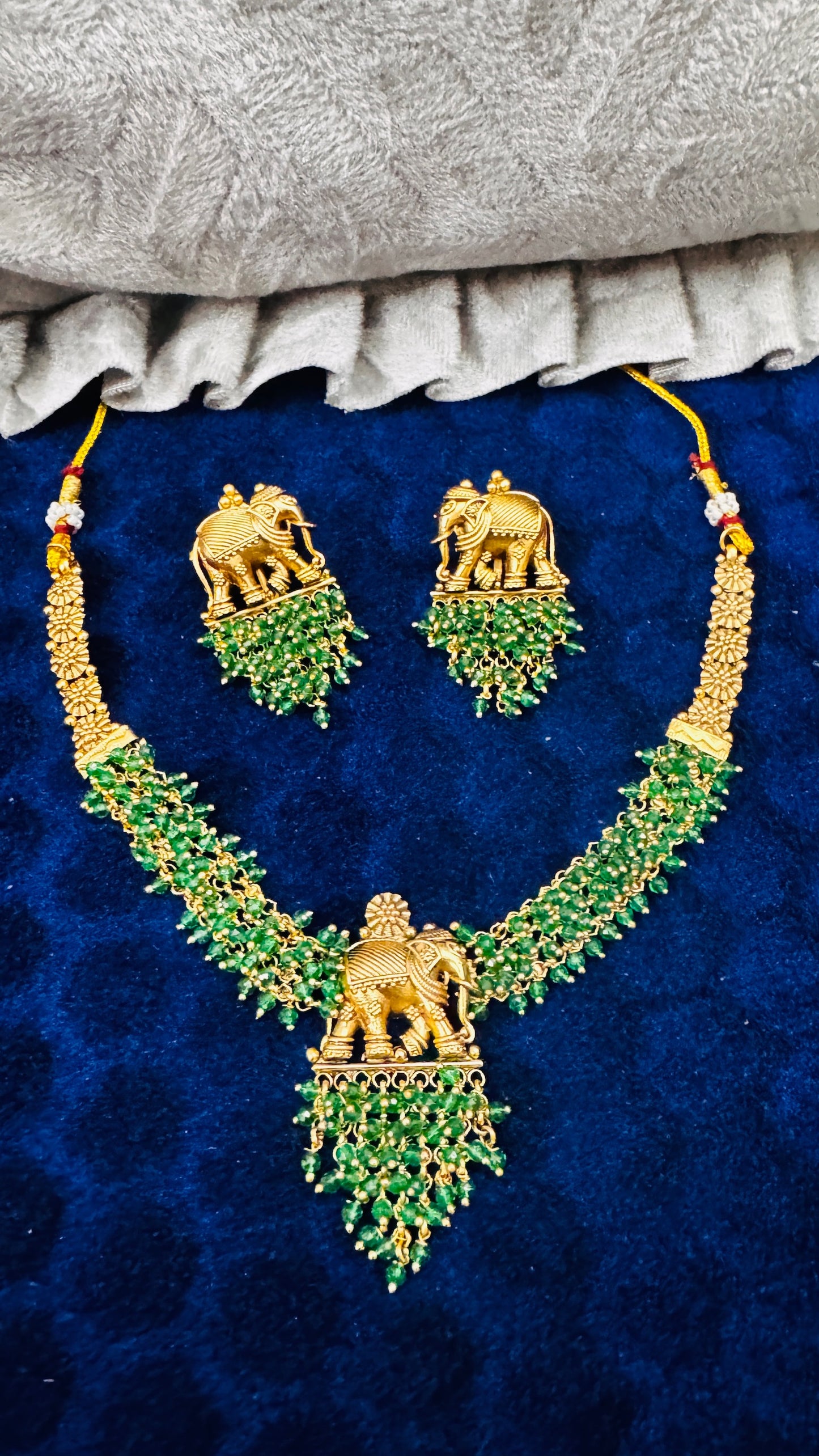 Premium central elephant necklace