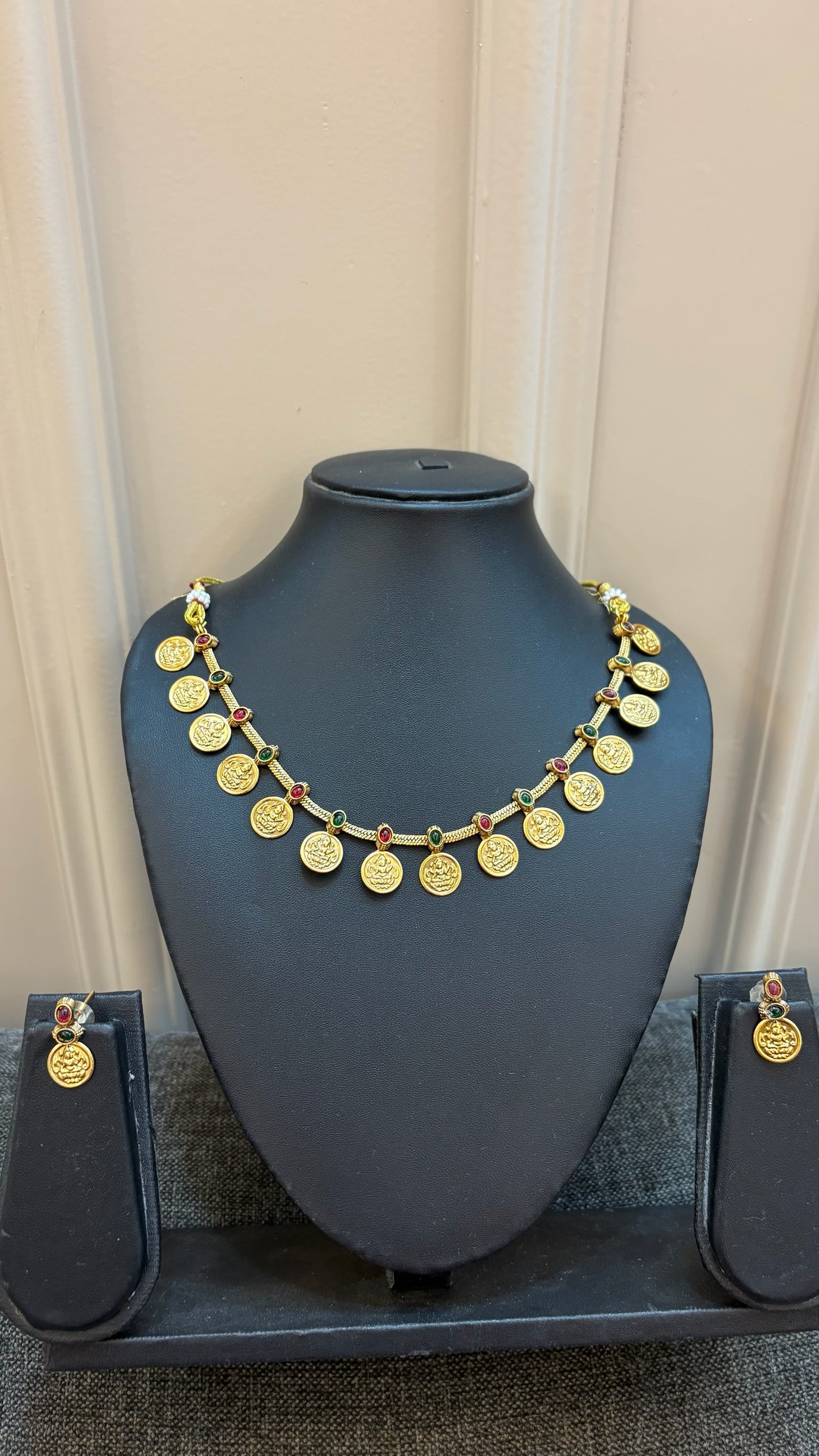 Stone coin necklace