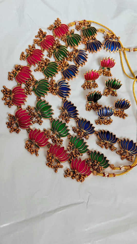Premium lotus necklace
