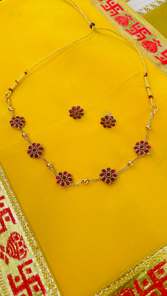 Flower necklace spaced
