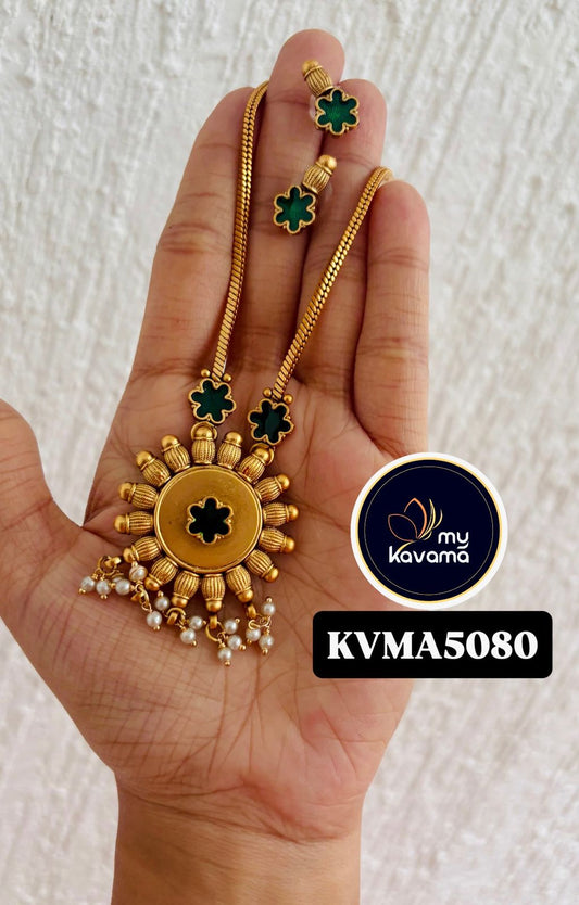 Flower design with beeds kids necklace