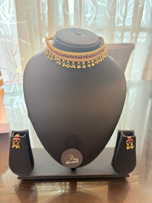 golden choker with ghungroo