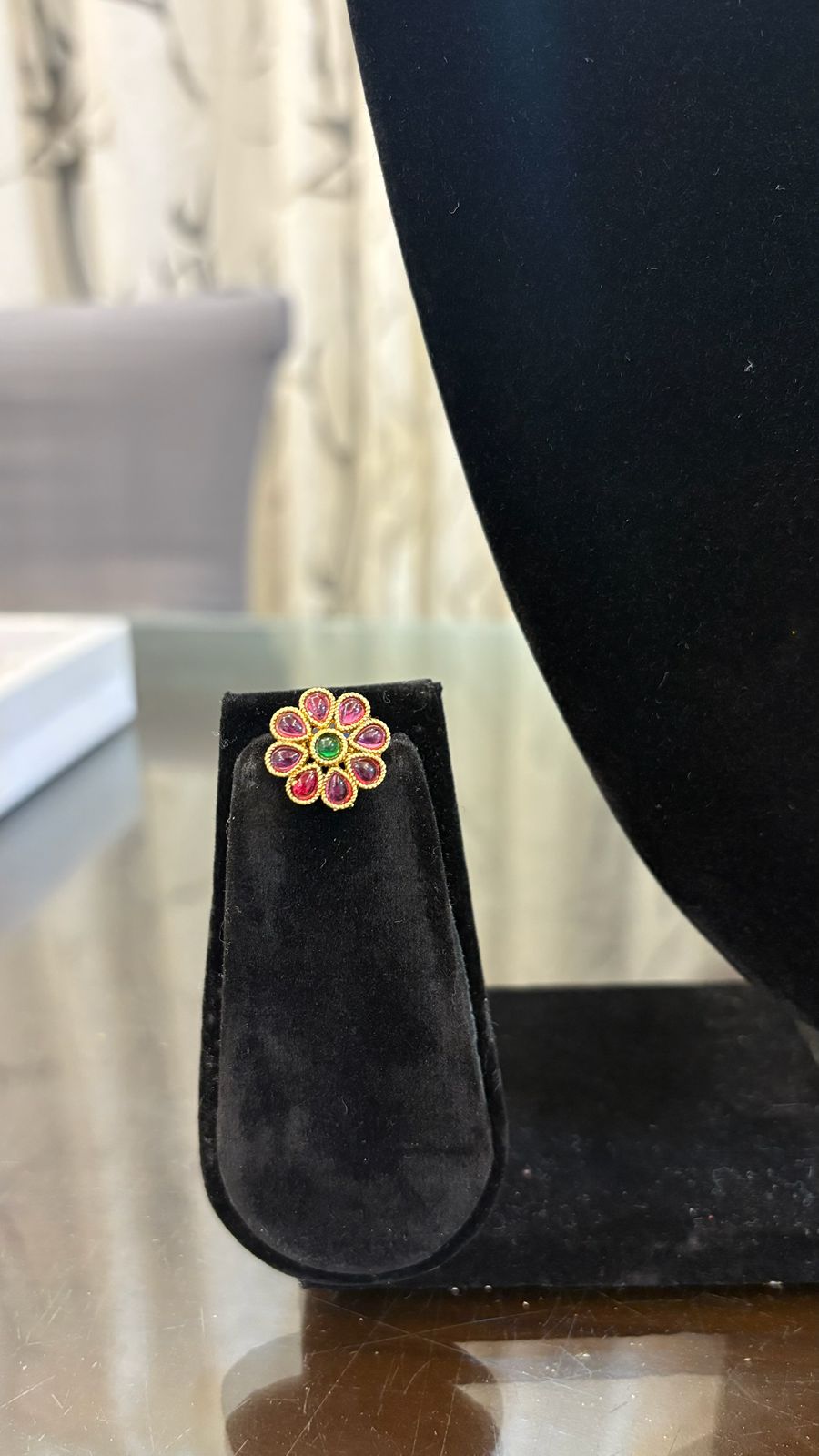 Single layer Red Flower Necklace