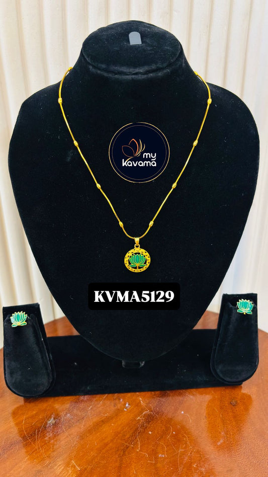 Lotus simple chain necklace